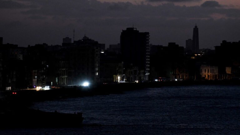 blackout-total-in-cuba.-intreaga-insula-a-ramas-fara-electricitate,-pe-fondul-blocadei-petroliere-impuse-de-trump