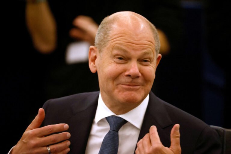 „ultimul-glont-pentru-democratie”:-de-ce-nu-reuseste-cancelarul-friedrich-merz-sa-opreasca-ascensiunea-extremei-drepte-in-germania