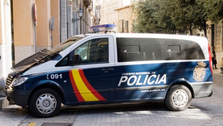 afacerist-rus-apropiat-de-putin,-in-centrul-unei-anchete-privind-eludarea-sanctiunilor-ue.-trei-persoane-arestate-in-mallorca