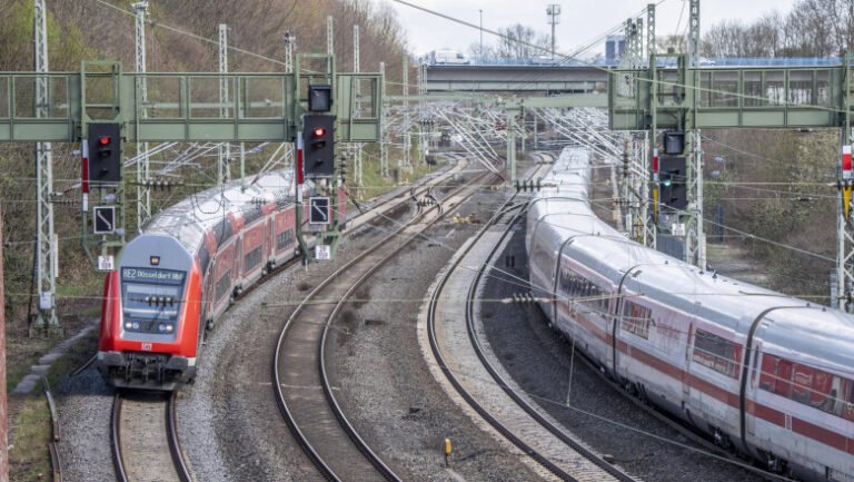 un-roman-de-36-de-ani-a-blocat-traficul-feroviar-din-germania,-dupa-ce-si-a-sarbatorit-eliberarea-din-inchisoare