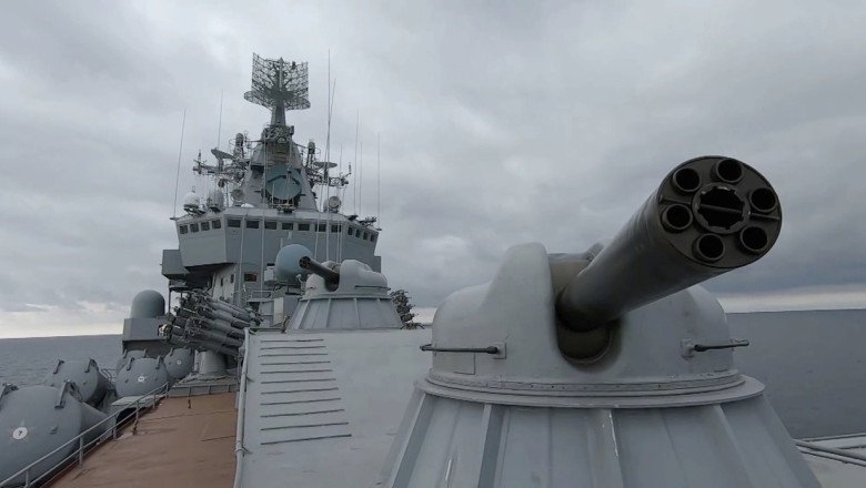 una-dintre-cele-mai-mari-tari-din-lume-a-trimis-nave-de-razboi-pentru-a-si-proteja-petrolierele-in-stramtoarea-ormuz