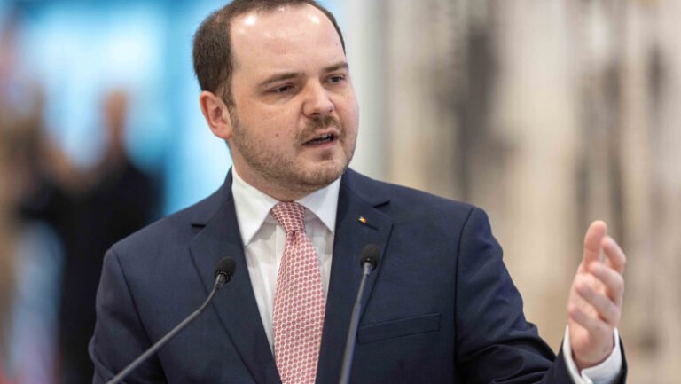 bugetul-pentru-medicamentele-compensate-creste-cu-400-de-milioane-de-lei.-rogobete:-„tratamentul-nu-este-un-privilegiu”