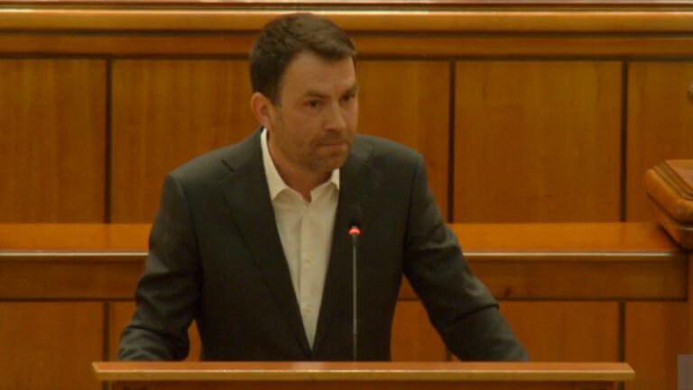 catalin-drula:-domnule-grindeanu,-din-cauza-crizei-dumneavoastra-de-leadership-sufera-o-tara-intreaga.-maturitate-nu-inseamna-scandal