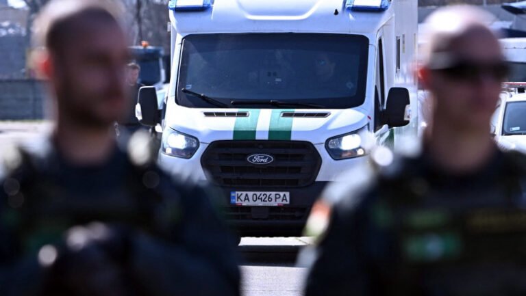 cazul-ucrainenilor-retinuti-in-ungaria:-injectie-fortata-pentru-a-l-obliga-pe-unul-dintre-barbati-sa-vorbeasca-(surse-the-guardian)