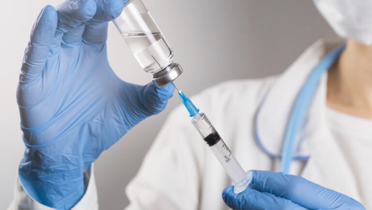 franta-raporteaza-un-deces-cauzat-de-meningita.-care-este-legatura-cu-focarul-din-marea-britanie