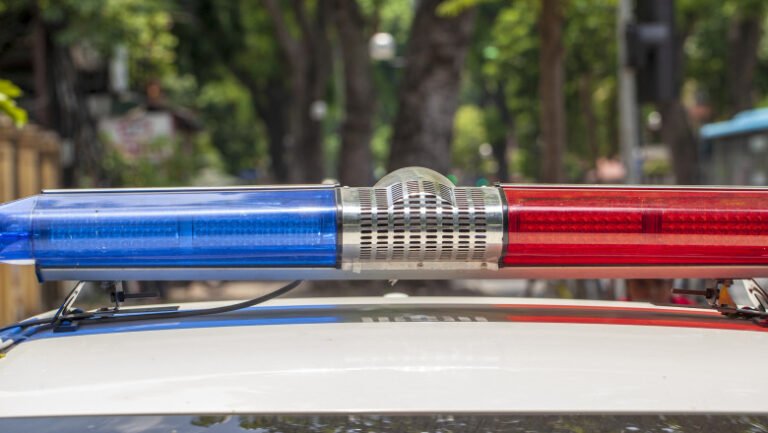 peste-100-de-persoane-arestate-in-abu-dhabi-pentru-raspandirea-de-„informatii-inselatoare”-despre-razboiul-din-orientul-mijlociu