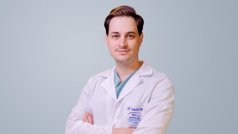 proteza-de-genunchi-personalizata-robotic-in-timpul-operatiei-dr.-mircea-tabacar,-ortoped:-„aducem-genunchiul-la-starea-initiala”