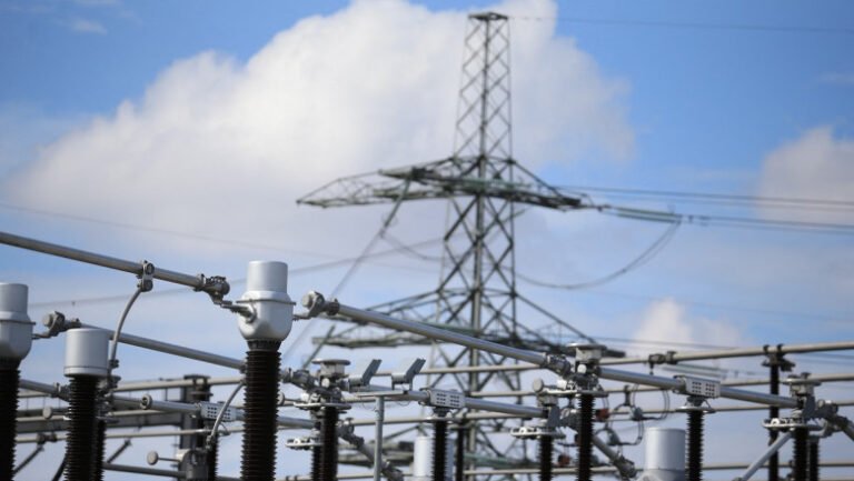 comisia-europeana-propune-investitii-de-30-miliarde-de-euro-pentru-reducerea-pretului-la-energie,-spune-nicusor-dan