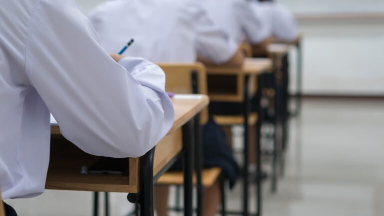 simulare-bacalaureat-2026:-reguli-stricte-pentru-elevi.-ce-greseli-duc-la-eliminarea-din-examen