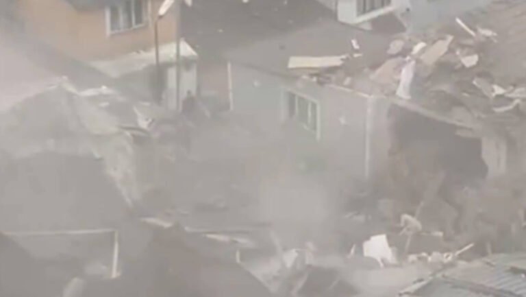 explozie-intr-un-district-al-istanbulului:-doua-cladiri-s-au-prabusit,-trei-oameni-au-fost-dusi-la-spital