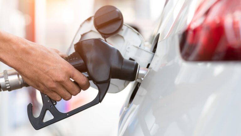 tara-din-europa-care-a-limitat-vanzarile-de-carburanti:-„nu-m-am-gandit-ca-vom-fi-afectati-atat-de-repede-de-evenimentele-din-iran”