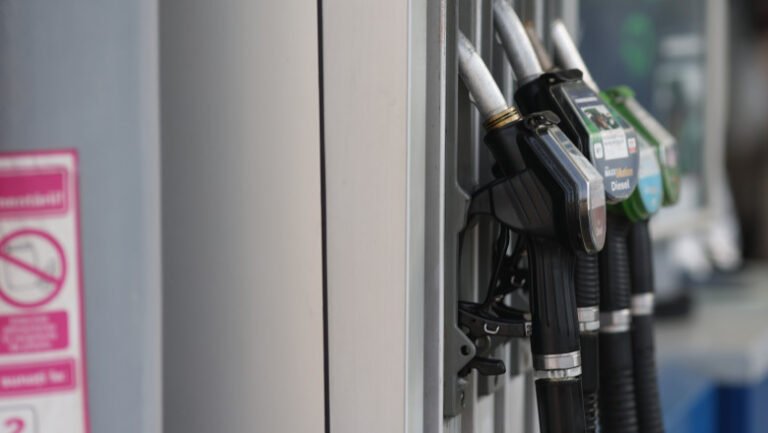 „un-eveniment-de-tip-lebada-neagra,-cu-implicatii-devastatoare”.-expert-in-energie:-masurile-guvernului-sunt-„mai-degraba-light”