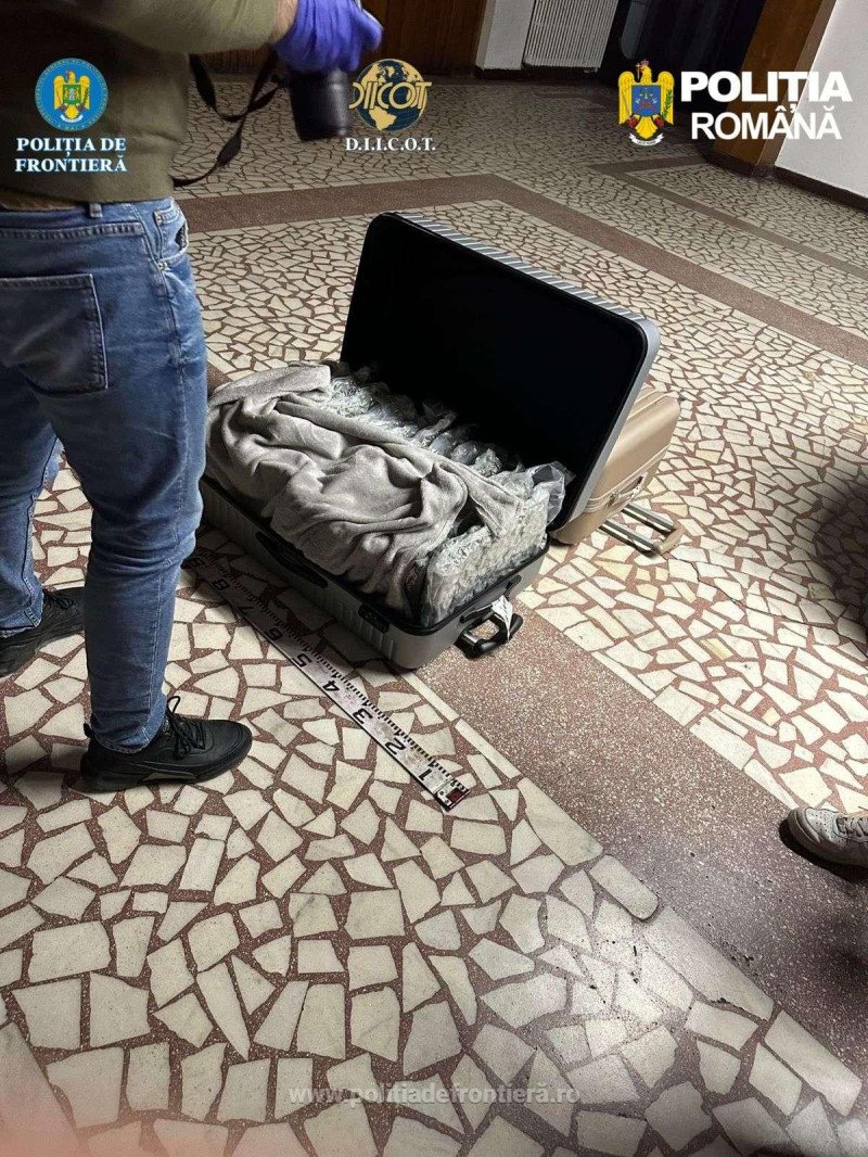aproape-31-de-kilograme-de-canabis,-descoperite-la-nadlac:-un-italian-a-fost-arestat-preventiv