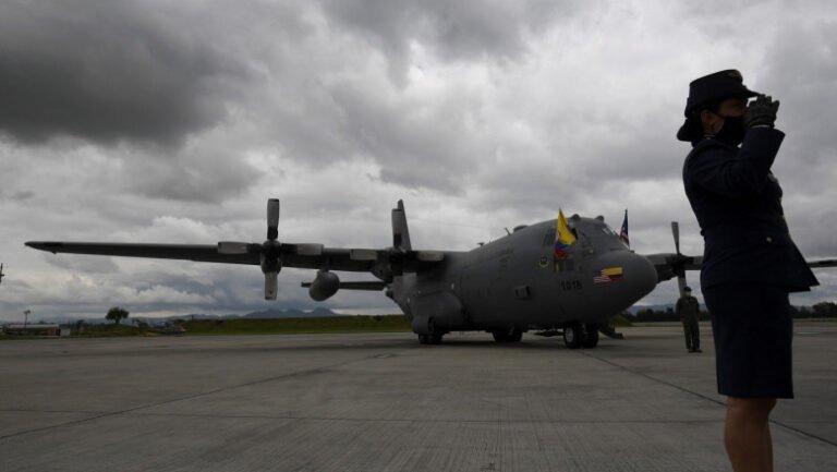 un-avion-al-armatei-columbiene,-cu-110-militari-la-bord,-s-a-prabusit-la-decolare.-primul-bilant:-69-de-raniti