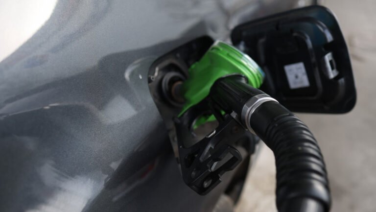 tensiuni-intre-bolojan,-ministrul-finantelor-si-cel-al-energiei-privind-reducerea-accizei-la-carburanti.-ce-au-decis-oficialii-(surse)