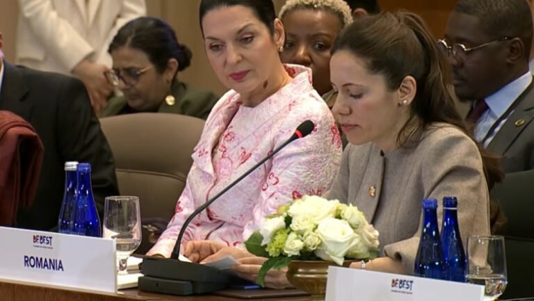 mirabela-gradinaru,-la-summitul-prezidat-de-melania-trump:-„e-important-sa-avem-o-abordare-integrata-pentru-educatie-si-tehnologie”