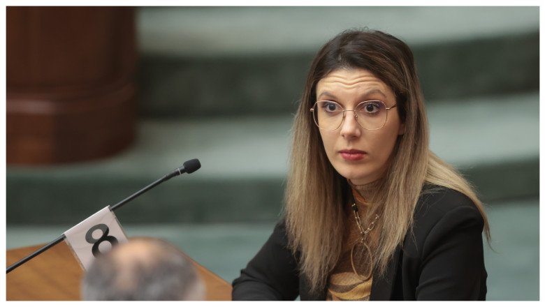 diana-buzoianu-a-depus-un-proiect-in-parlament:-hartuirea-sexuala,-pedepsita-chiar-si-fara-relatie-de-munca-intre-victima-si-agresor