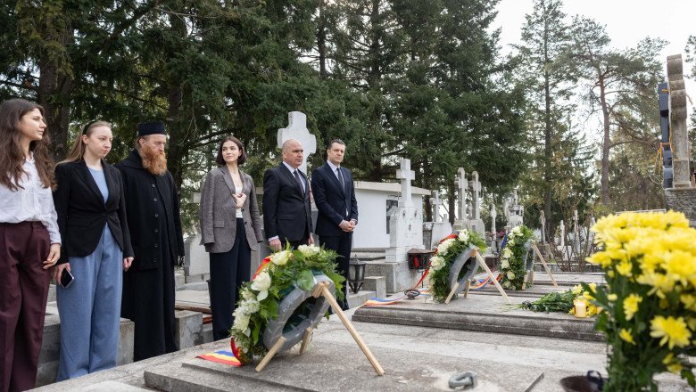 premierul-ilie-bolojan-a-adus-un-omagiu-martirilor-care-au-faurit-unirea-basarabiei-cu-romania-in-1918 premierul-ilie-bolojan-a-adus-un-omagiu-martirilor-care-au-faurit-unirea-basarabiei-cu-romania-in-1918