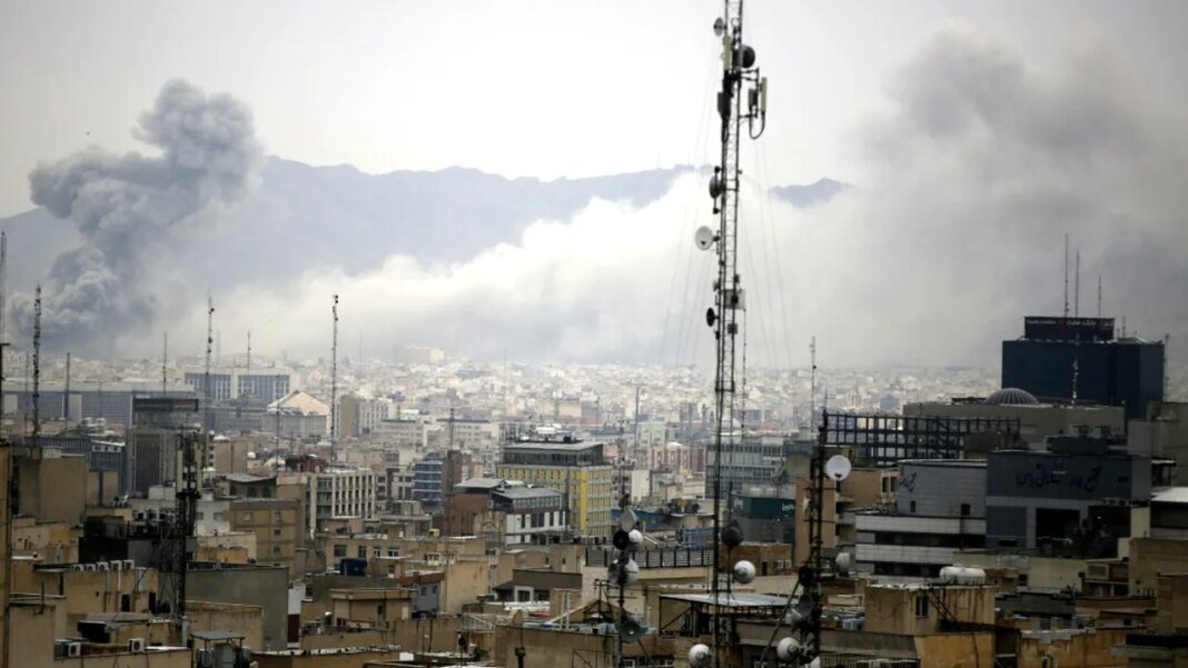 razboi-in-orientul-mijlociu,-ziua-27-|-trimisul-special-al-lui-trump-confirma-ca-negocierile-cu-iranul-sunt-in-curs-/-regimul-din-iran-si-ar-putea-schimba-strategia.-se-discuta-despre-o-bomba-nucleara