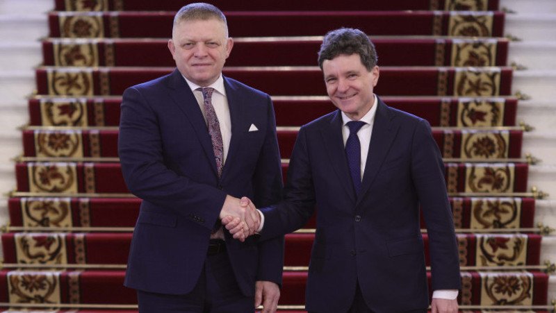 premierul-slovac,-primit-de-nicusor-dan-la-palatul-cotroceni.-robert-fico-va-avea-discutii-cu-ilie-bolojan premierul-slovac,-primit-de-nicusor-dan-la-palatul-cotroceni.-robert-fico-va-avea-discutii-cu-ilie-bolojan