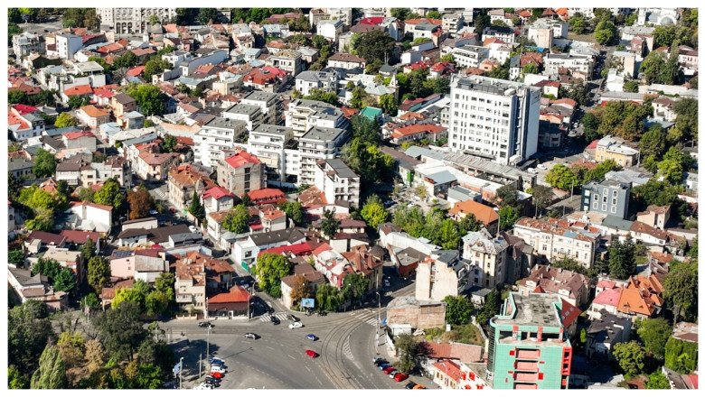 pmb-inventariaza-cladirile-de-patrimoniu-dupa-35-de-ani.-ciucu-avertizeaza:-„asa-nu-mai-putem-sta,-pica-orasul-pe-noi”