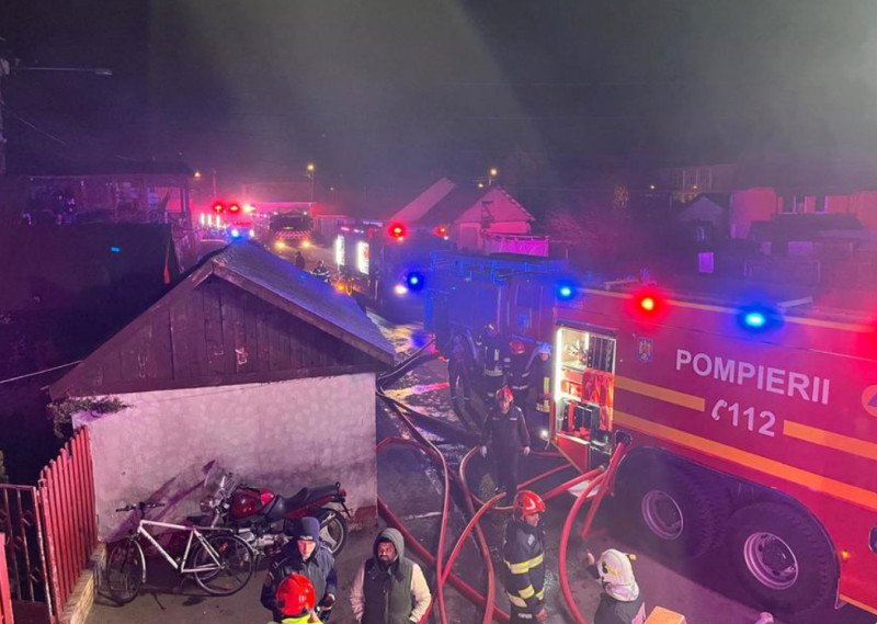 incendiu-puternic-in-turda:-20-de-locuinte-au-fost-mistuite-de-flacari,-iar-doi-raniti-au-ajuns-la-spital