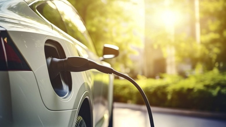 scumpirea-carburantilor-creste-vanzarile-de-masini-electrice:-„daca-o-incarc-ma-costa-100-de-lei,-daca-ii-bag-benzina-ma-costa-1.000” scumpirea-carburantilor-creste-vanzarile-de-masini-electrice:-„daca-o-incarc-ma-costa-100-de-lei,-daca-ii-bag-benzina-ma-costa-1.000”