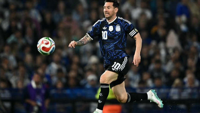 adevaratul-meci-s-a-jucat-la-vestiar:-fotbalistii-din-mauritania-s-au-„batut”-pe-tricoul-lui-messi adevaratul-meci-s-a-jucat-la-vestiar:-fotbalistii-din-mauritania-s-au-„batut”-pe-tricoul-lui-messi