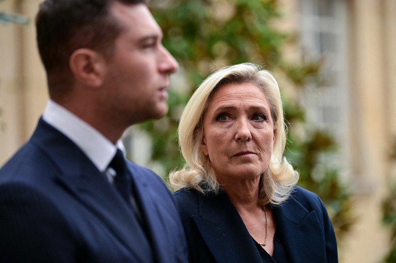 Jordan Bardella și Marine Le Pen