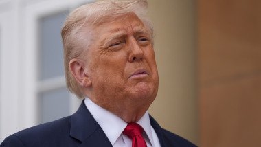 d trump face grimasa