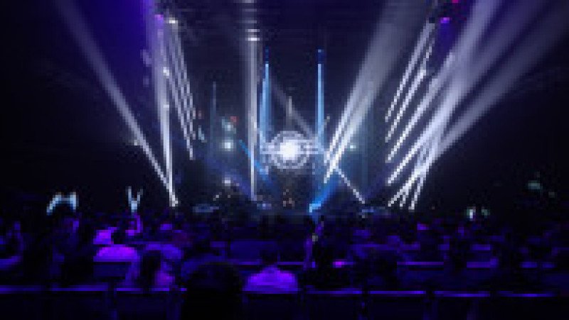 Alexandra Căpitănescu cântă alături de trupa sa în finala Eurovision România la sediul TVR din București, 4 martie 2026. Inquam Photos / George Călin | Poza 7 din 11