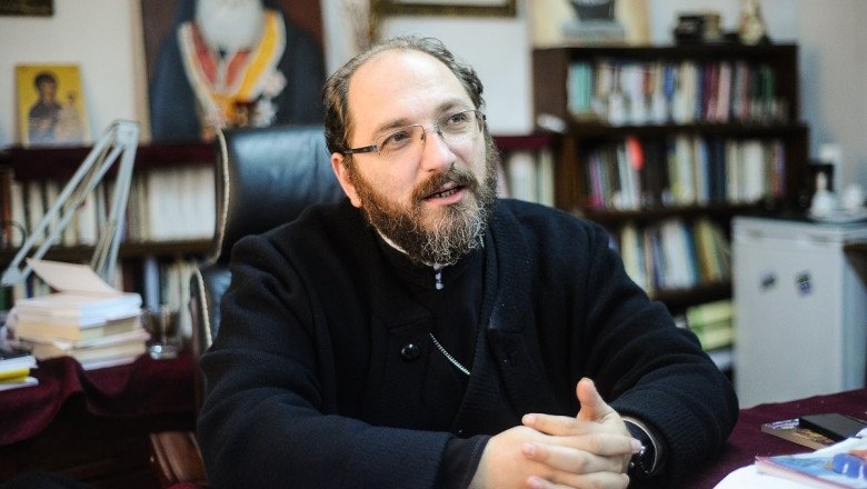 parintele-necula,-dezbatere-cu-angajati-din-penitenciare:-„am-vazut-condamnari-inutile-in-timp-ce-hotii-fac-bani-si-mituiesc-sistemele”