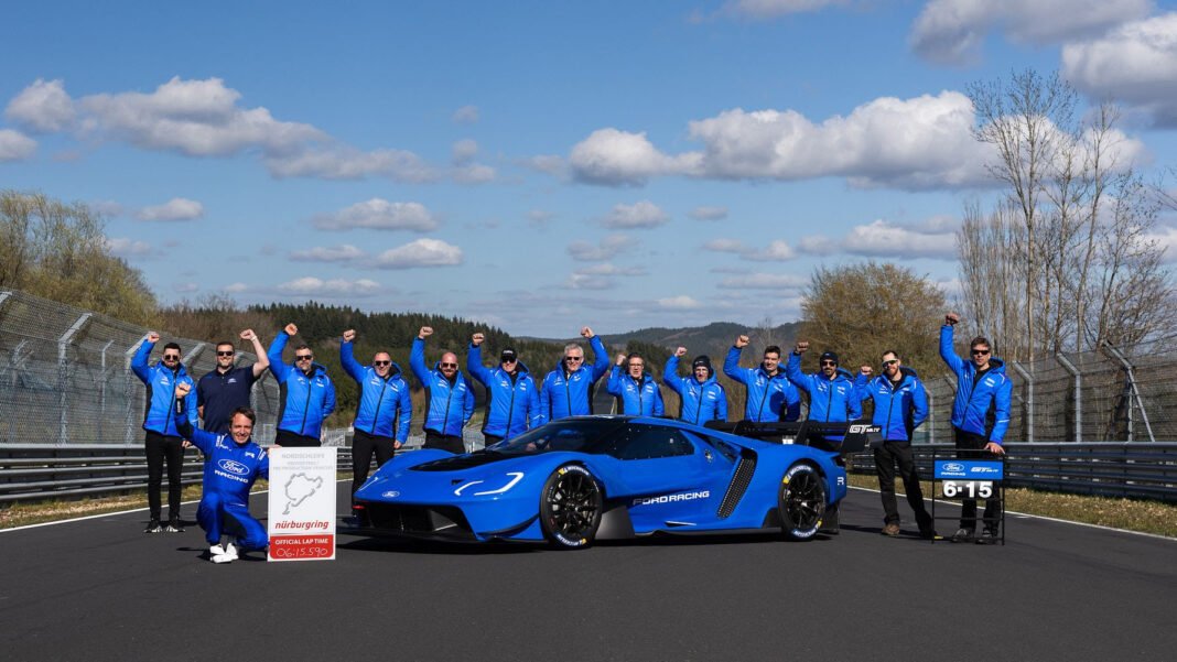 ford-gt-mk-iv-scrie-istorie:-record-american-pe-„iadul-verde”-si-o-lectie-de-forta-bruta