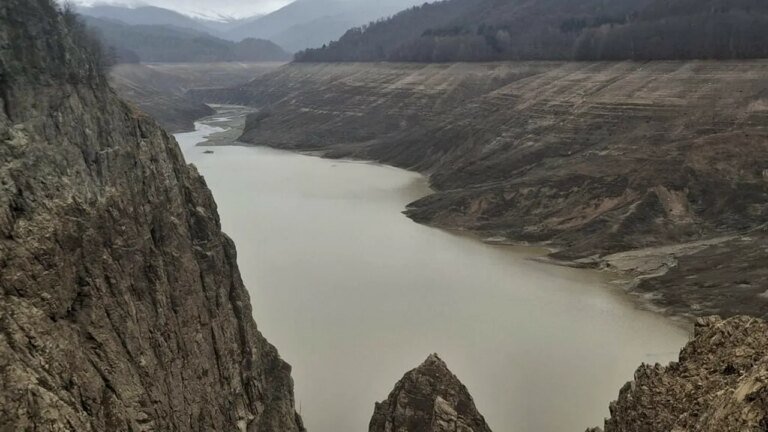 a-inceput-reumplerea-lacului-de-acumulare-vidraru.-bogdan-ivan-anunta-cand-se-va-incheia-procesul