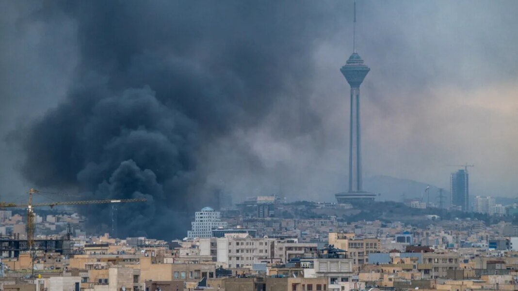 iranul-isi-extinde-atacurile-asupra-infrastructurii-energetice-din-golf,-iar-trump-ameninta-teheranul-cu-„iadul”-daca-stramtoarea-ormuz-nu-este-redeschisa