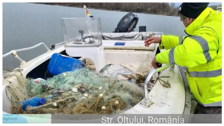 comisarii-garzii-de-mediu-au-scos-peste-6-kilometri-de-plase-ilegale-si-sute-de-kilograme-de-peste-braconat-din-ape comisarii-garzii-de-mediu-au-scos-peste-6-kilometri-de-plase-ilegale-si-sute-de-kilograme-de-peste-braconat-din-ape