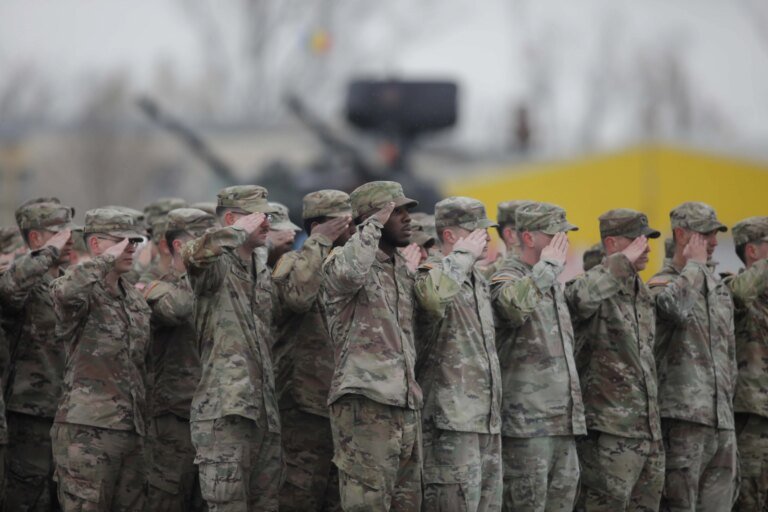 barbat-din-botosani,-salvat-in-ultimul-moment-de-politisti-dupa-ce-s-a-baricadat-in-casa-si-ameninta-ca-isi-ia-viata