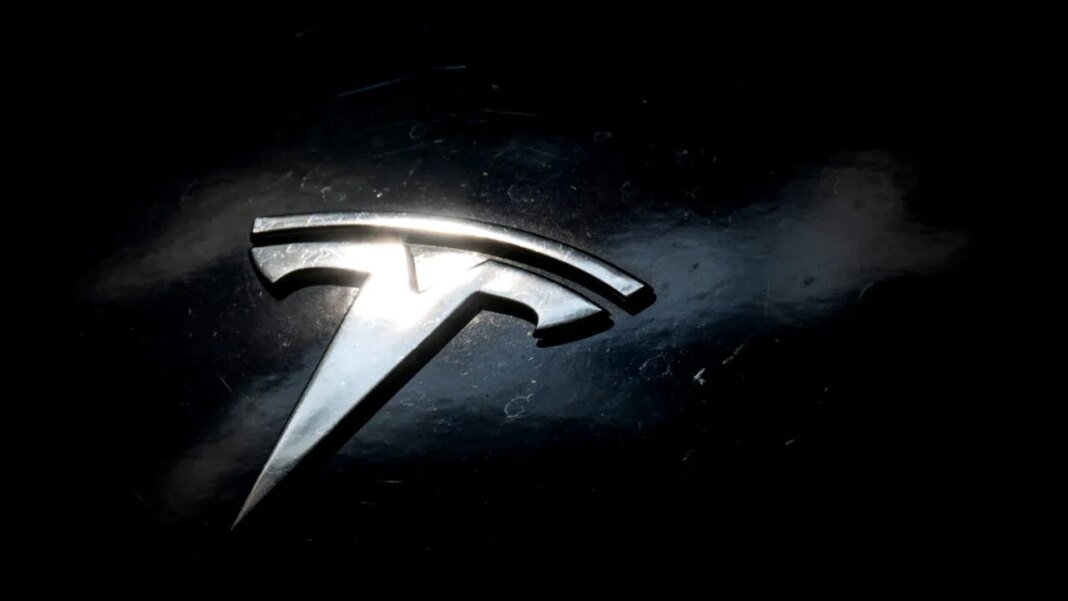 reuters:-tesla-dezvolta-un-suv-electric-mai-mic-si-mai-accesibil