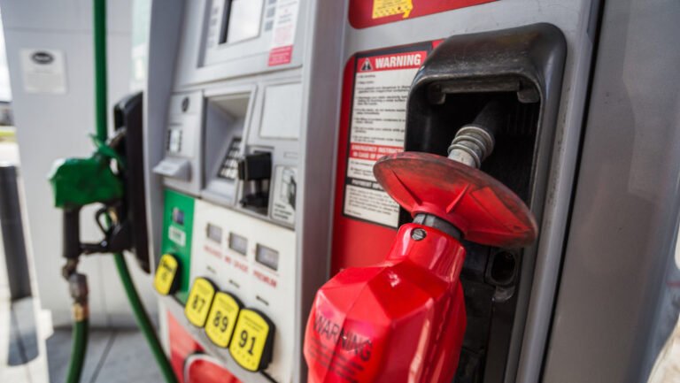 cerere-globala-mai-mare-pentru-combustibil-din-sua,-pe-fondul-razboiului-cu-iranul.-rafinariile-din-golful-mexic-castiga-teren