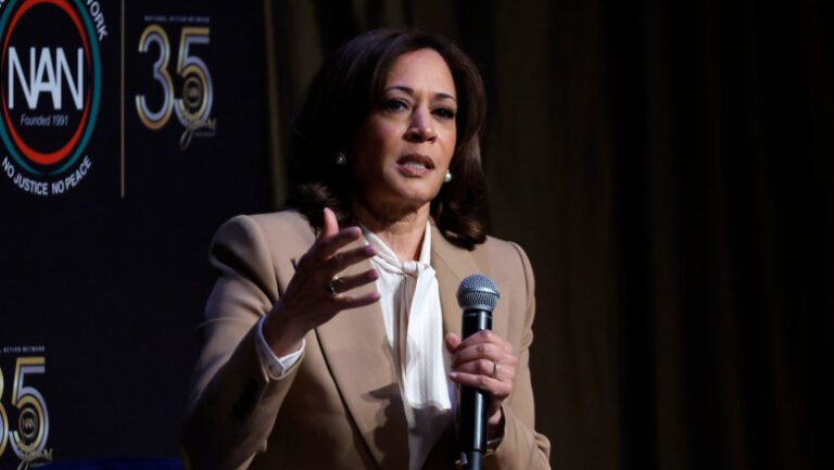 kamala-harris-spune-ca-„se-gandeste”-sa-candideze-din-nou-la-presedintie:-„s-ar-putea,-s-ar-putea”