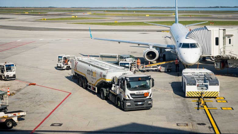 temeri-crescande-in-europa-privind-anularea-vacantelor-de-vara-din-cauza-unei-penurii-de-combustibil-pentru-avioane