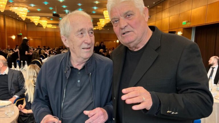 valentin-ceausescu,-prezent-la-parastasul-lui-mircea-lucescu.-s-a-fotografiat-cu-andone:-„o-zi-care-ne-a-ingenuncheat-pe-toti”