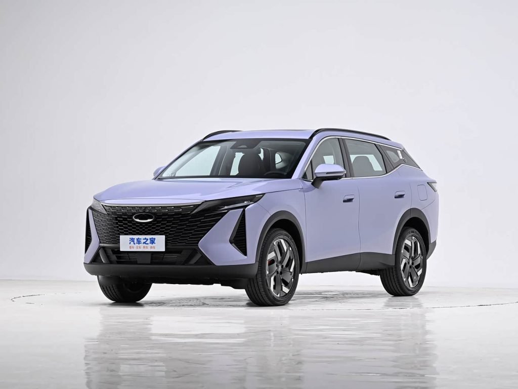 chery-pluseaza-in-segmentul-suv:-noul-tiggo-7l-debuteaza-cu-motor-de-147-kw-si-un-pret-imbatabil-de-10.900-usd-in-china
