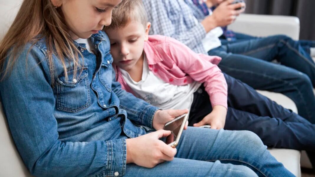 interdictia-retelelor-sociale-pentru-copii-–-o-iluzie?-estonia-spune-da