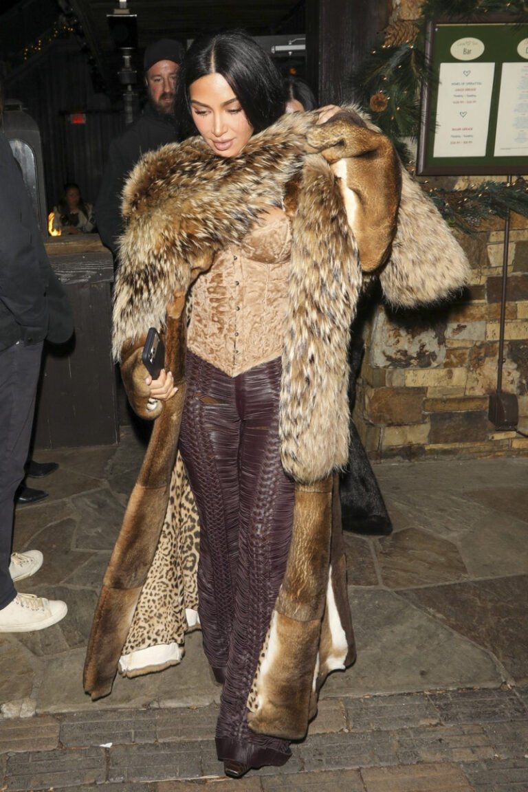 lovitura-pentru-j-lo,-rihanna-si-familia-kardashian:-cum-lupta-industria-blanurilor-impotriva-unei-interdictii-la-nivelul-ue