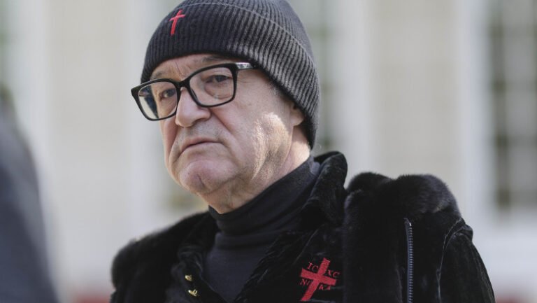 gigi-becali,-prins-cu-109-km/h-pe-soseaua-pipera-in-noaptea-de-inviere:-„bine,-ma,-dar-nu-va-e-rusine,-stati-la-panda-cu-binoclul-asta”