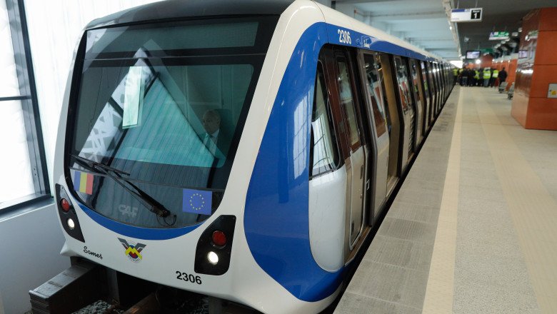 incident-la-metrou,-luni-dimineata:-un-vagon-s-a-umplut-de-fum,-pasagerii-au-coborat-in-statie