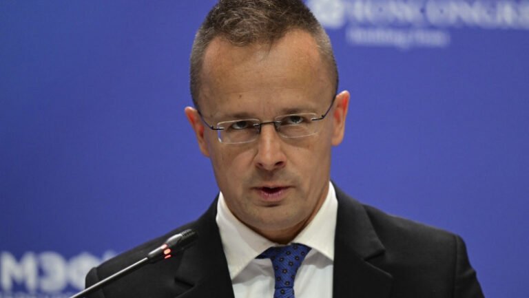 ministrul-ungar-de-externe,-peter-szijjarto,-acuzat-ca-distruge-documente:-declaratiile-noului-lider-de-la-budapesta,-peter-magyar