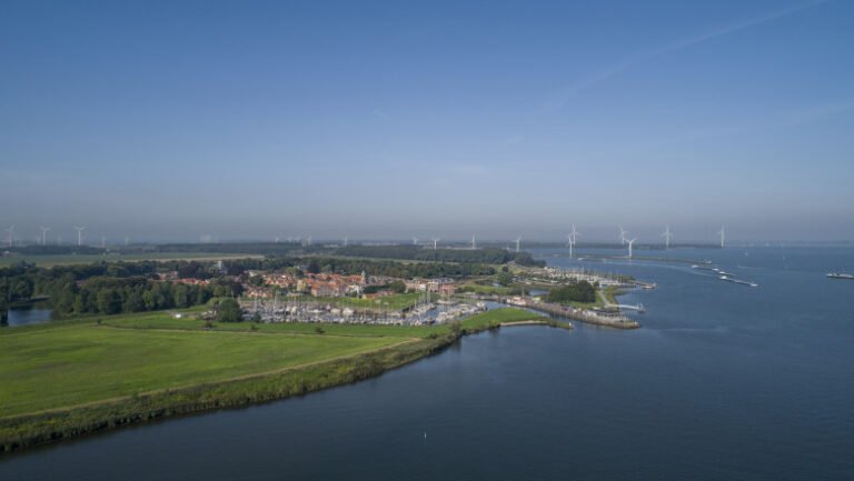 „suntem-dusi-la-abator”:-o-localitate-din-olanda-risca-sa-fie-stearsa-de-pe-harta.-care-este-motivul