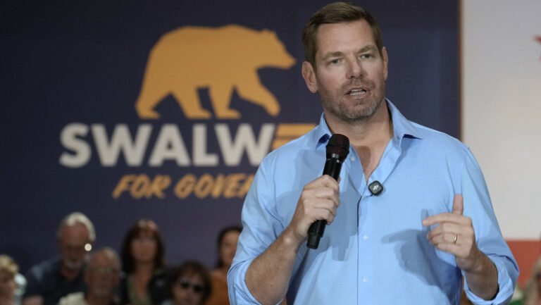 eric-swalwell-s-a-retras-din-cursa-pentru-functia-de-guvernator-al-statului-california,-dupa-acuzatiile-de-hartuire-sexuala-si-viol